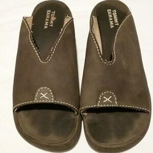 Women's brown Tommy Bahama open toe sandals
